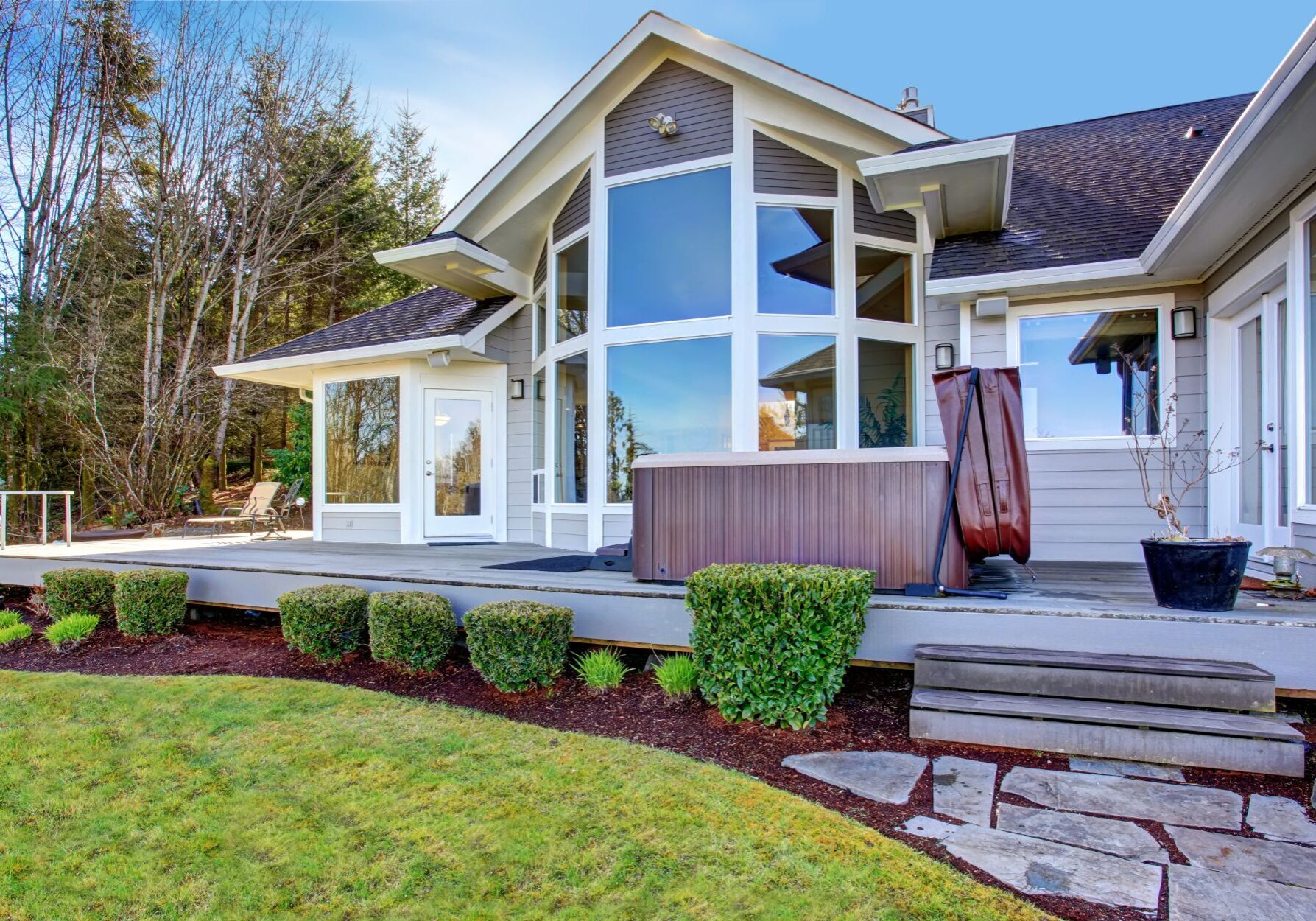 Traditional Back Deck With Tall Windows And Jacuzzi Tub Landscape